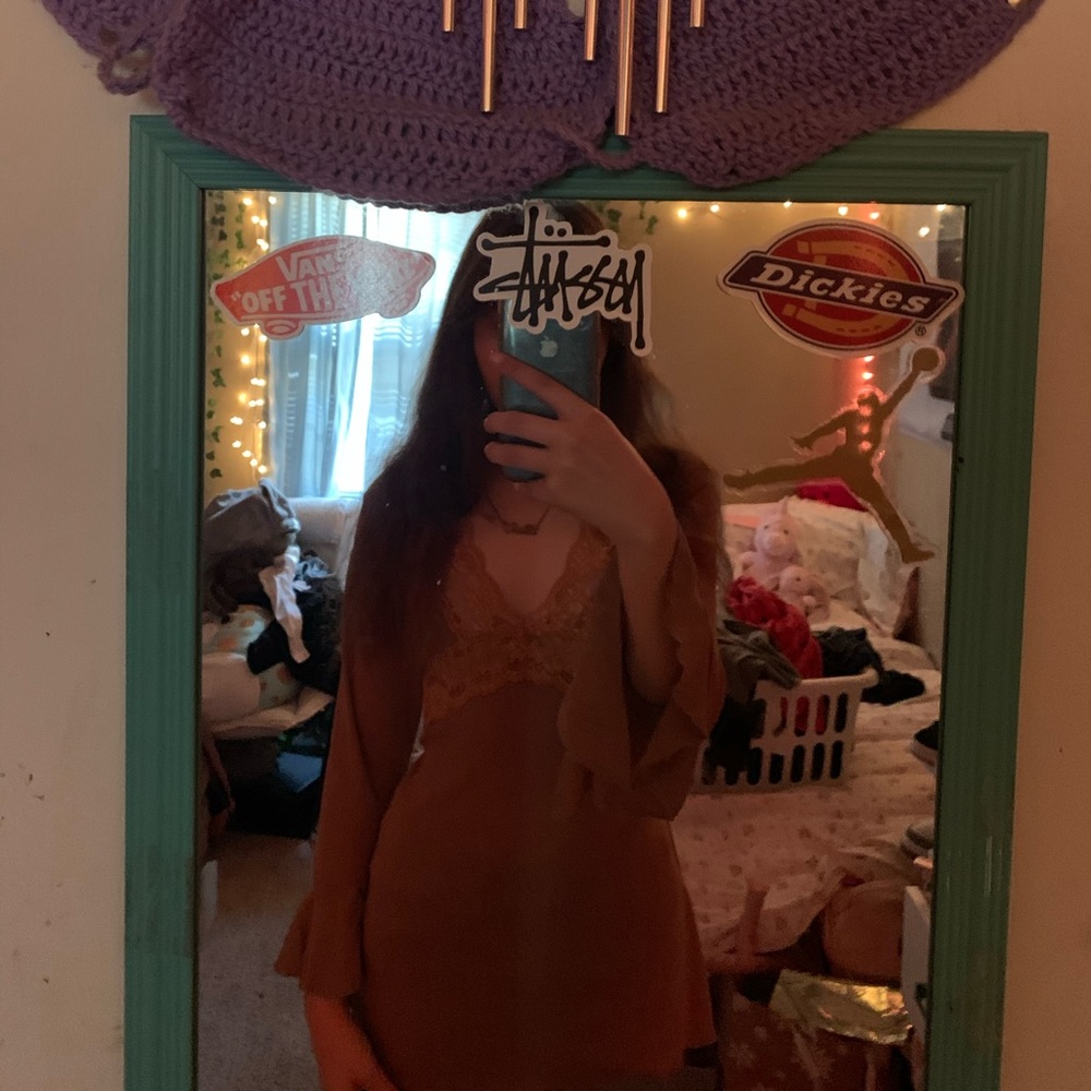 Rave brown lace top with strings and flared sleeves